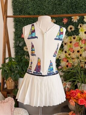 QUEEN OF SPARKLES White Mini Dress with Multicolor Sequin Sailboats